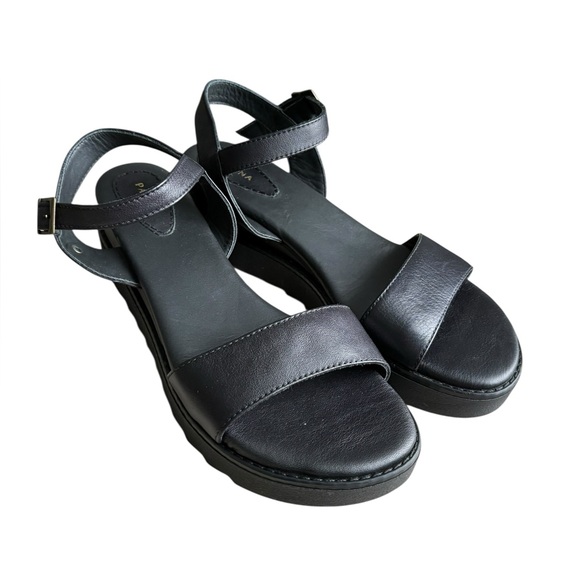 Portland Leather Goods Patina Soho Wedge sandals in black size 10. - Picture 9 of 11